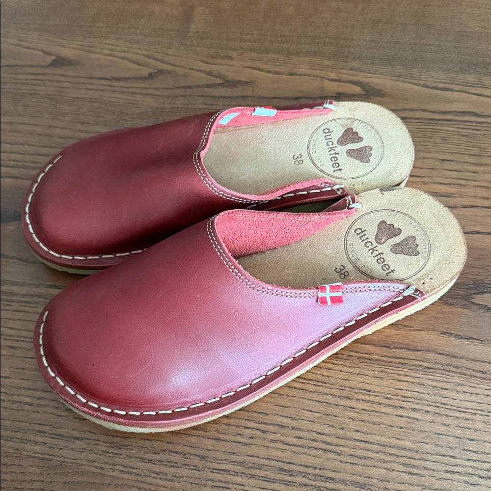 Duckfeet BLÅVAND Red Leather Slip-On Clogs